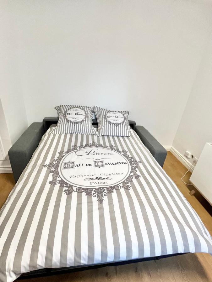 Deux Pieces Cosy A La Croisette Apartment การ์ริแยร์-ซูส์-ปัวซี ภายนอก รูปภาพ