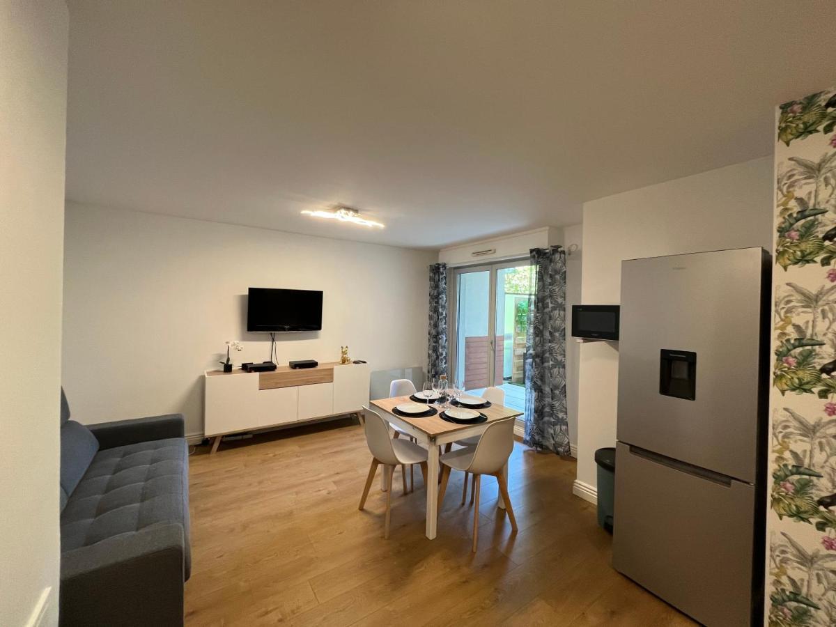 Deux Pieces Cosy A La Croisette Apartment การ์ริแยร์-ซูส์-ปัวซี ภายนอก รูปภาพ